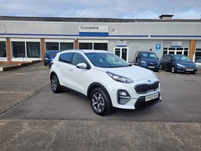 Kia Sportage 1.6 GDi 2 Euro 6 (s/s) 5dr SUV Petrol Glacier White at Coopers of Oulton Leeds