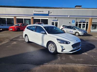 Ford Focus 1.0T EcoBoost Titanium Euro 6 (s/s) 5dr Estate Petrol Frozen White at Coopers of Oulton Leeds